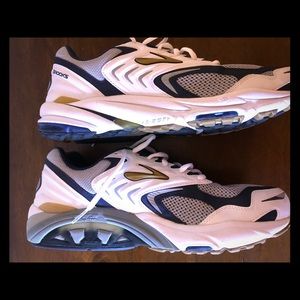 Brooks Beast Men’s Running Shoe Size 13.